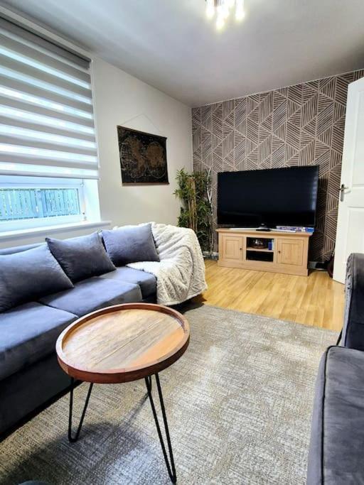 Дом отдыха From 3 Bed,2 Bath House With Garden&parking Near Centre&tram Stop *