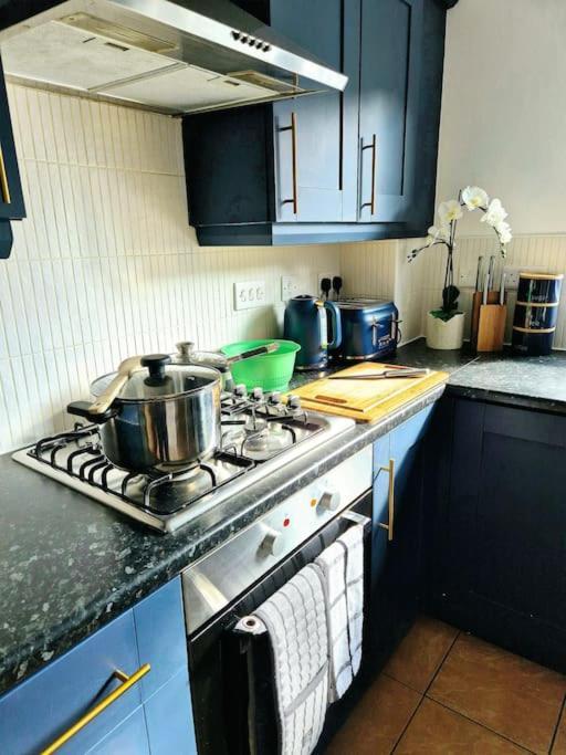 From 3 Bed,2 Bath House With Garden&parking Near Centre&tram Stop * Шефилд